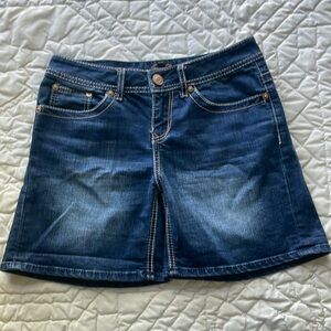 Jean Shorts Size 4 Seven Brand Bold Stitching